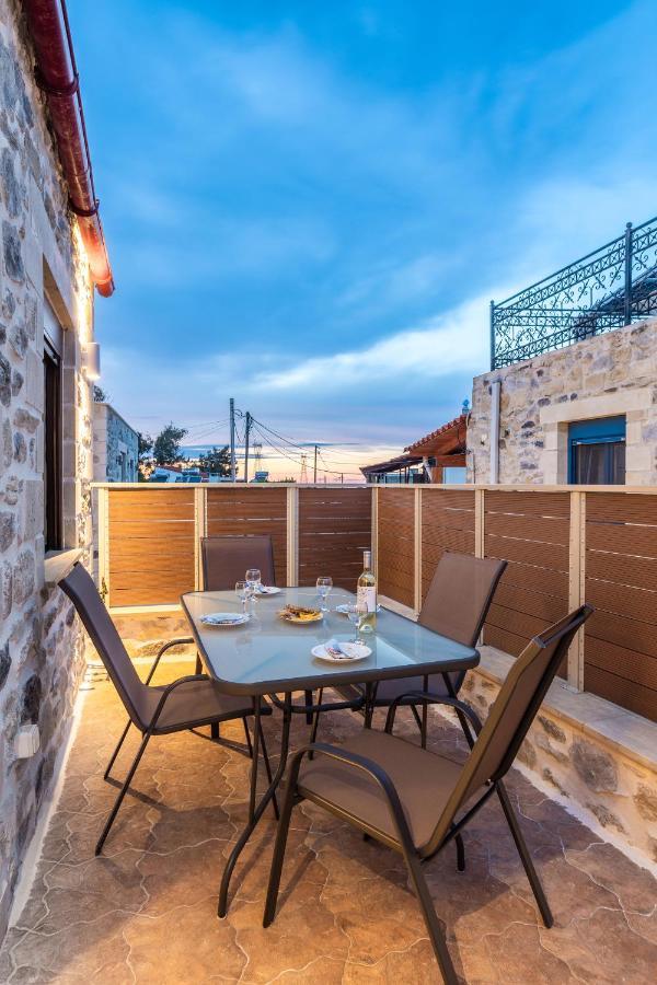 Piedra Residence Pigi  Exterior photo