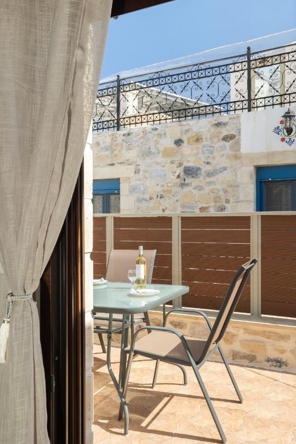 Piedra Residence Pigi  Exterior photo
