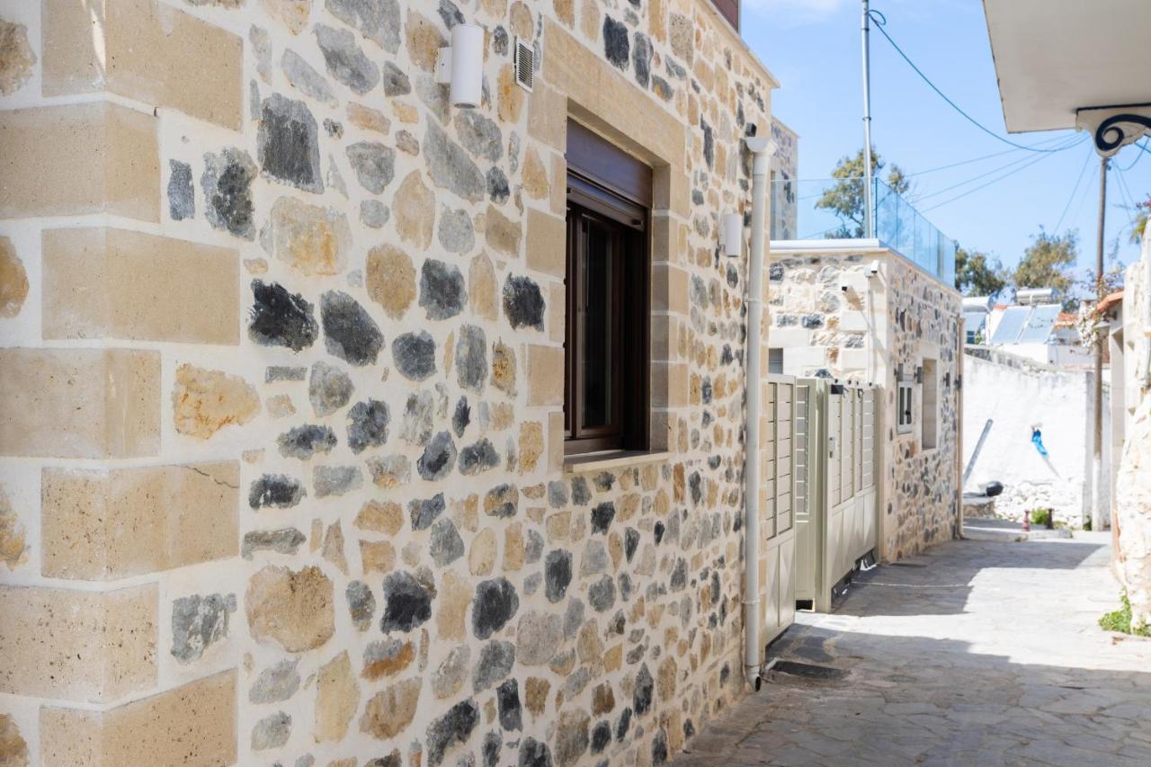 Piedra Residence Pigi  Exterior photo